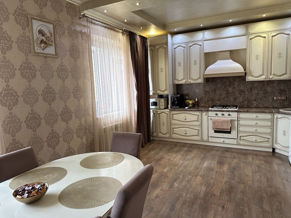 Продаж великої просторої 3-х кімнатної! Ужгород - изображение 1