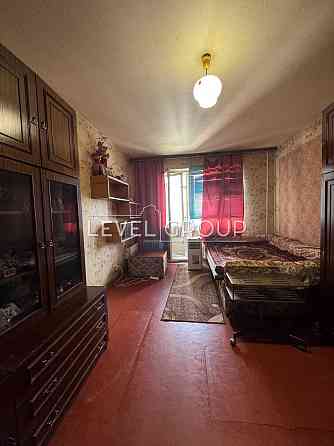 Продаж 1 кім Дарницький, вул.Ревуцького 24/4, м. Харківська 10 хвилин Київ