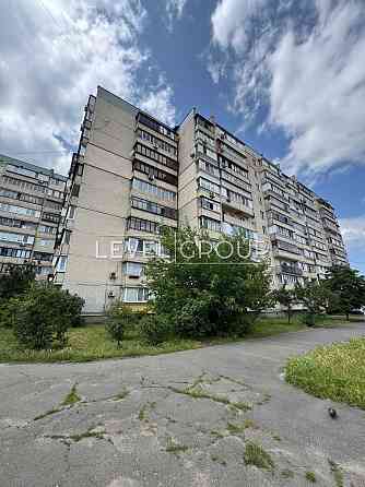 Продаж 1 кім Дарницький, вул.Ревуцького 24/4, м. Харківська 10 хвилин Київ