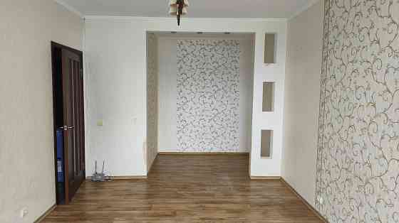 продам 1 кiм, кв Вишгород, Грушевського 9, 50,7 кв.м, 8/10 цегла Вишгород