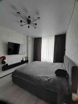 Без комісії, 1к квартира 40м², авторський дизайн, панорамні вікна Чабани