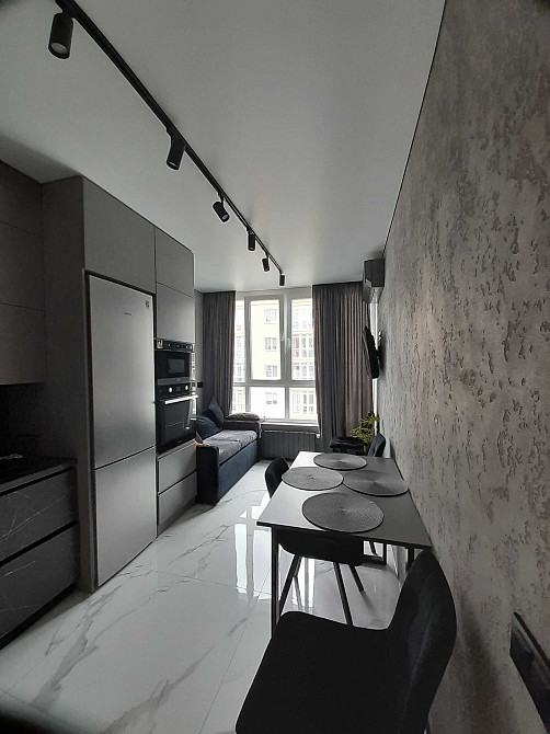 Без комісії, 1к квартира 40м², авторський дизайн, панорамні вікна Чабани - зображення 2