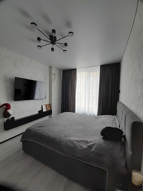 Без комісії, 1к квартира 40м², авторський дизайн, панорамні вікна Чабани - зображення 1