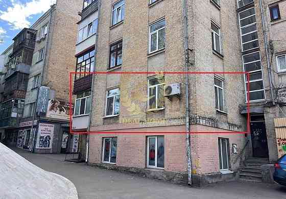 продаю 3 к квартиру вул Кирилівська Київ