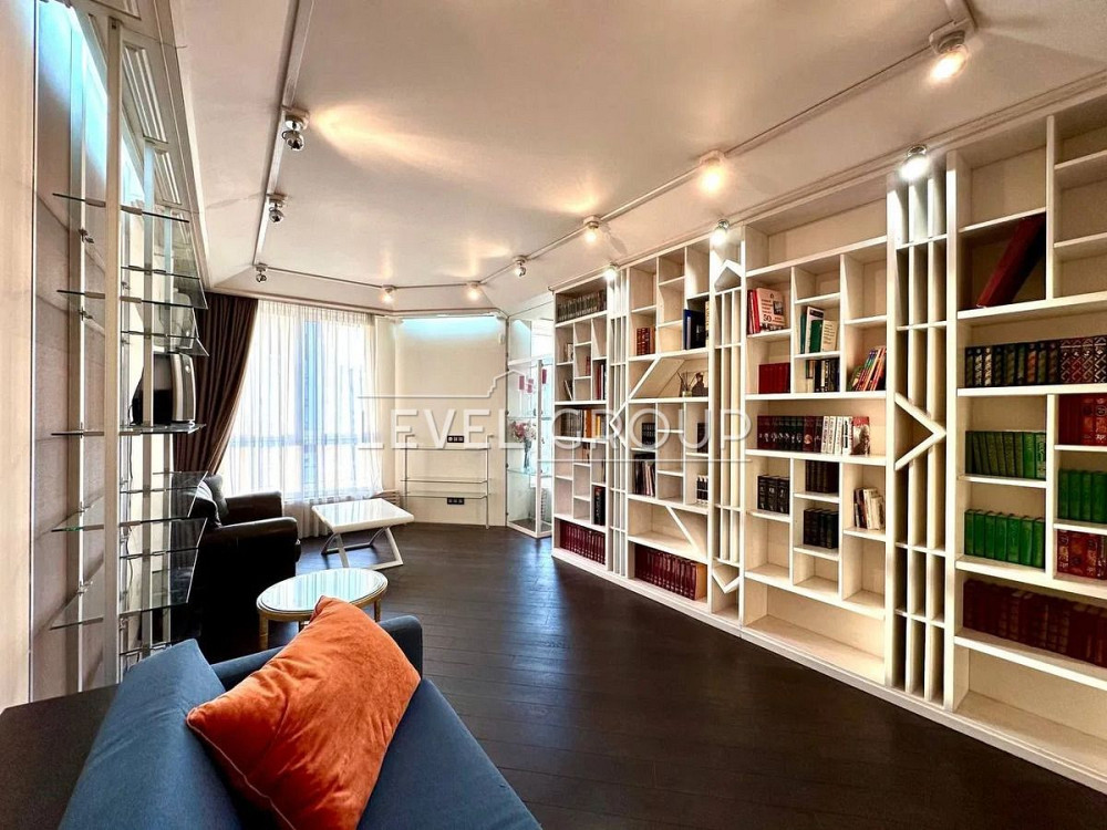 Продаж 2к квартири на Кудряшова 20 Пори року Солом'янський район Київ - зображення 1