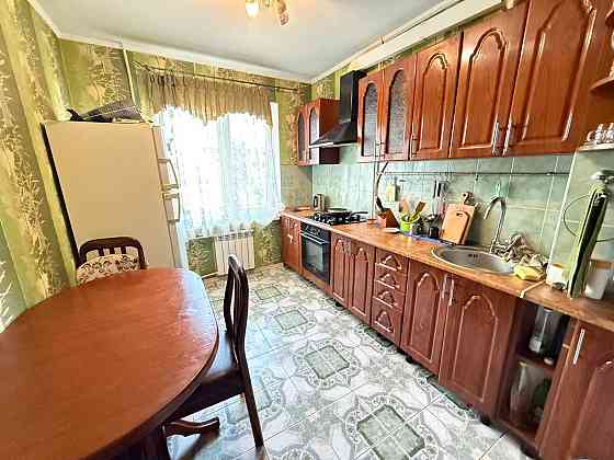 СРОЧНО__3-к кв. с ремонтом в тихом спальном р-не__7/9+кладовка в цене Odesa