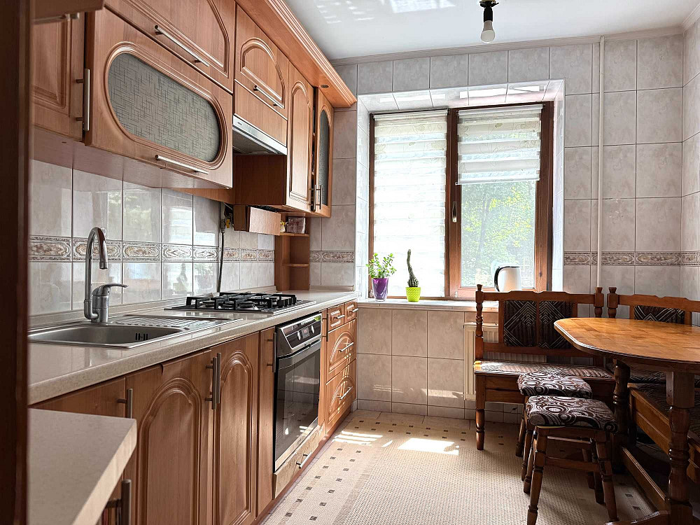 Продам 4К квартиру 76,6м2 автономне газове, Безручка цегляний будинок Ровно - изображение 1