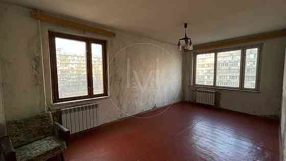 Трикімнатна квартира на Дніпровській набережній Київ