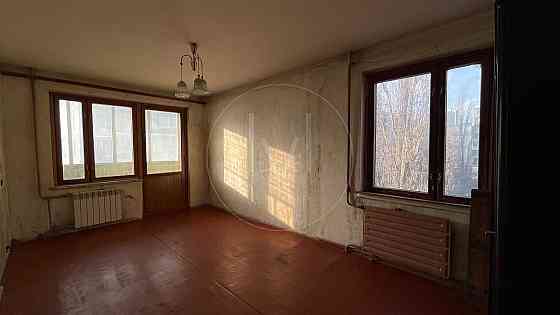 Трикімнатна квартира на Дніпровській набережній Київ