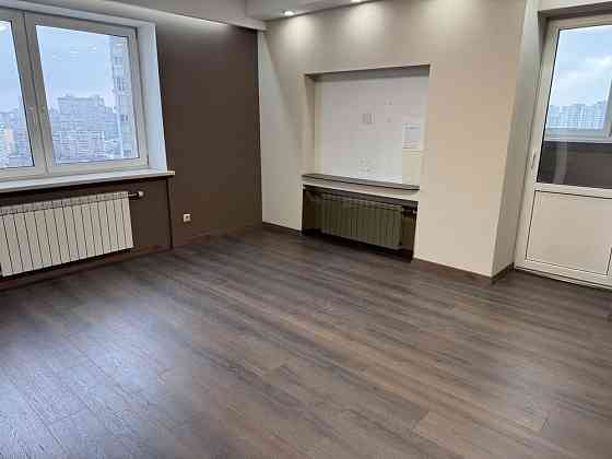 Продам свою 2 к квартиру на Срібнокільській 2А Київ