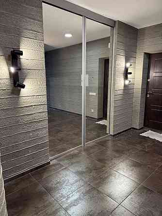 Продам свою 2 к квартиру на Срібнокільській 2А Київ