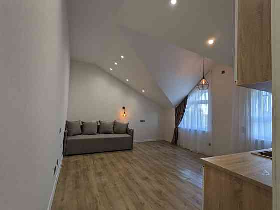 Студія з якісним ремонтом та технікою Ворзель