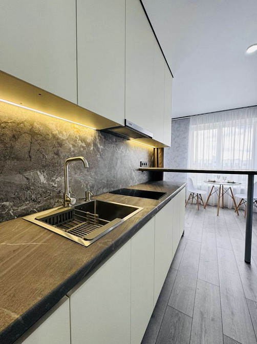 Продам квартиру студію ЖК Молодість Ирпень - изображение 1