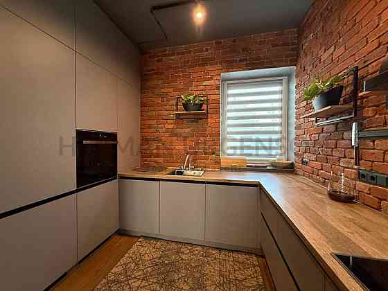 Продаж 2к квартири 64 м.кв / Центр Ужгород