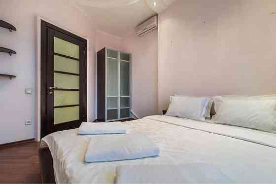 Продам 3-кімнатну квартиру в новом ЖК Жуковського Шевченка Центр Днепр