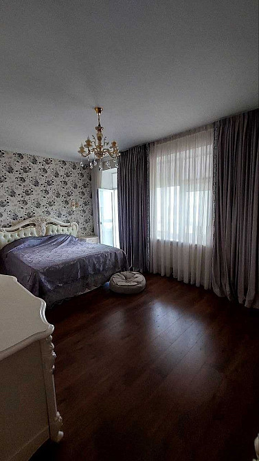 Велика трикімнатна квартира з дизайнерським ремонтом у м.Чорноморськ Черноморск - изображение 7