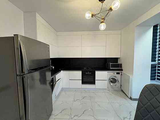 Продаж Сучасної 3 кім. Квартири 85 м2 в обжитій Новобудові район Арсен Івано-Франківськ