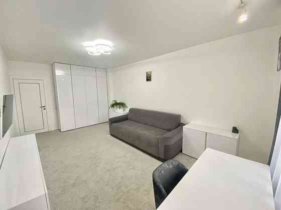 Продаж квартири. Вул. Незалежності. 94 м². Річка.Майзлі.Меблі.Техніка. Івано-Франківськ