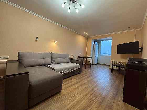 Продам большую 46 м. кв квартиру (Кухня-студия +спальня)Рабочая,центр Днепр