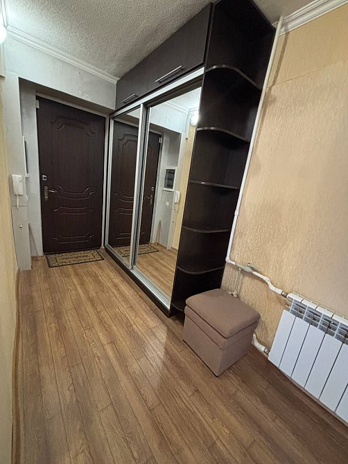 Продам большую 46 м. кв квартиру (Кухня-студия +спальня)Рабочая,центр Днепр - изображение 4