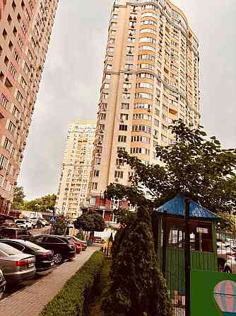 "Близько до Метро, Близько до Мрії: Квартири в ЖК '4 Сезони'!" Київ