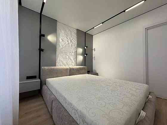 Дизайнерська однокімнатна в якісному Жк, газ, низький поверх,ТЕРМІНОВО Івано-Франківськ