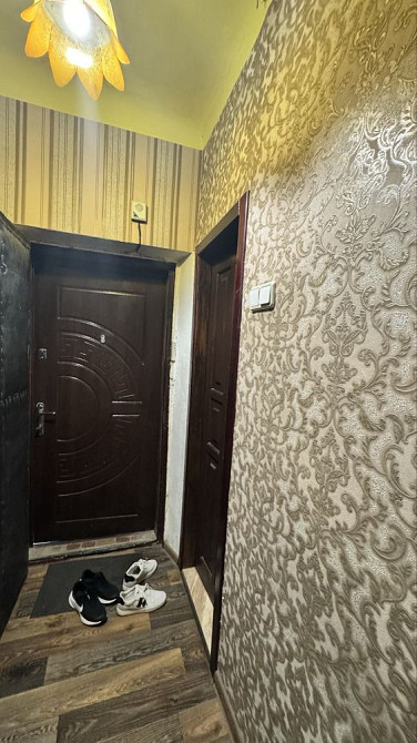 Продам 1 к.кв в центре 2 этаж Чугуев - изображение 2