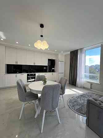 Продається велика 1 кім. квартира 50м² Черновцы