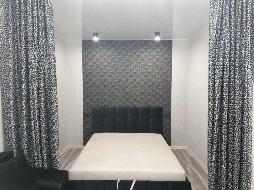 АВТОН ОТОПЛЕНИЕ! ЖК Лазурный! Центр Рынок! Продам 1К студию 46 м2 Харьков - изображение 1