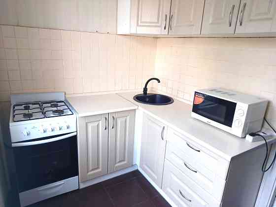 Продам 1 к 28 кв Коперника 10 ремонт меблі техніка ЦЕНТР метро Киев