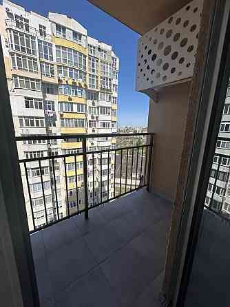 Трехкомнатная квартира с ремонтом в Кадоре на Краснова Odesa