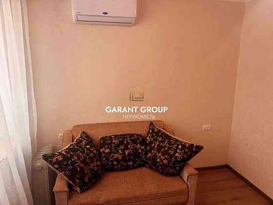 Простора кімната з ремонтом у гуртожитку Odesa