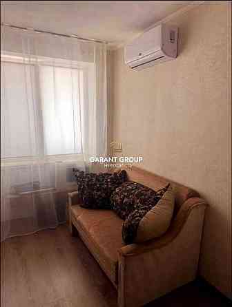 Простора кімната з ремонтом у гуртожитку Odesa