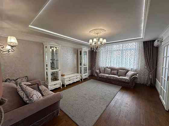 Продається  3-кімнатна квартира з дизайнерським ремонтом \113 м² Київ