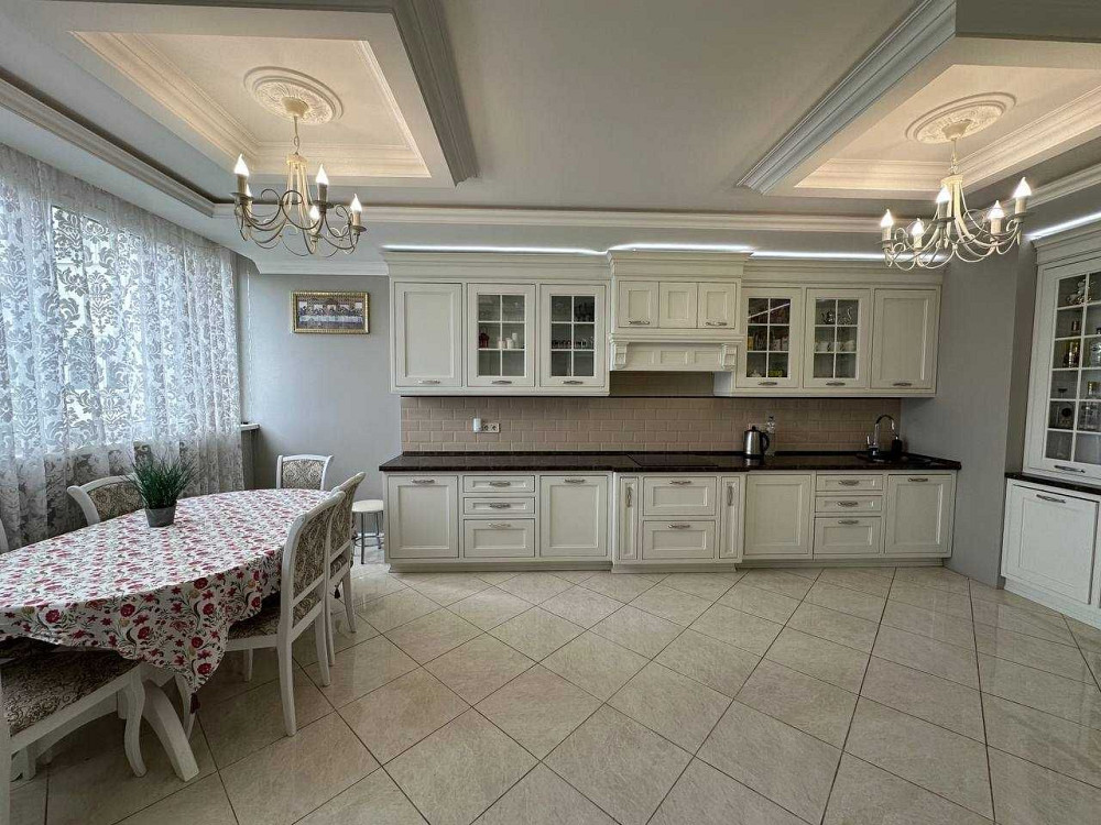 Продається  3-кімнатна квартира з дизайнерським ремонтом \113 м² Київ - зображення 3