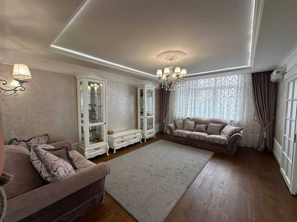 Продається  3-кімнатна квартира з дизайнерським ремонтом \113 м² Київ - зображення 2