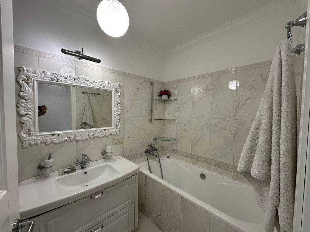 Продається  3-кімнатна квартира з дизайнерським ремонтом \113 м² Київ - зображення 4