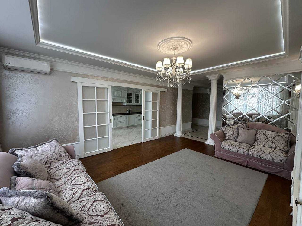 Продається  3-кімнатна квартира з дизайнерським ремонтом \113 м² Київ - зображення 1