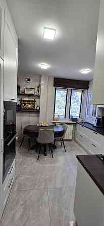 Три кімнатна квартира, біля стадіону "Буковина" Черновцы