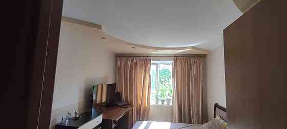 Продаю в Корабельном районе 3- х к.квартиру на третьем этаже. Николаев