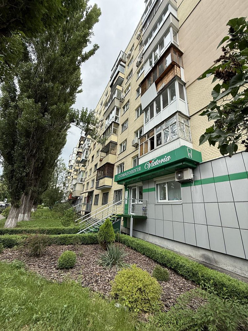 У центральній частині столиці на правому березі Дніпра. Київ - зображення 2