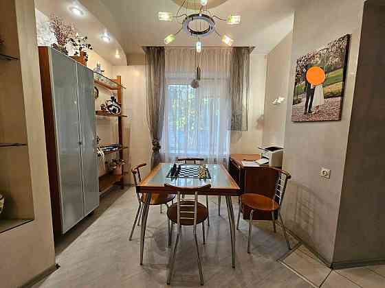 Сталинка 80 кв.м. с автономкой, пр. Университетский (Гагарина) Кривой Рог