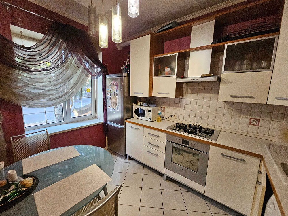 Сталинка 80 кв.м. с автономкой, пр. Университетский (Гагарина) Кривой Рог - изображение 1