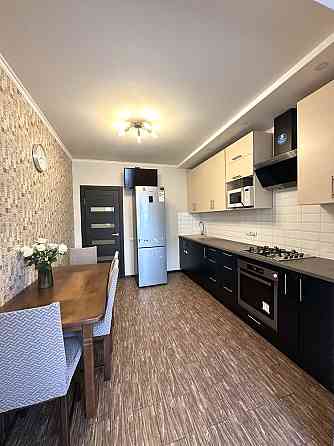 2-кімнатна в ЖК Шоколад, 74.8 м², з ремонтом та меблями Ровно