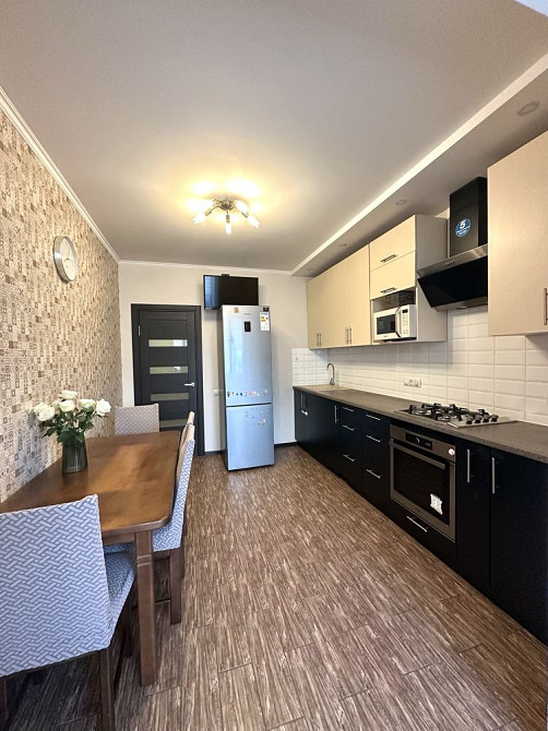 2-кімнатна в ЖК Шоколад, 74.8 м², з ремонтом та меблями Ровно - изображение 1