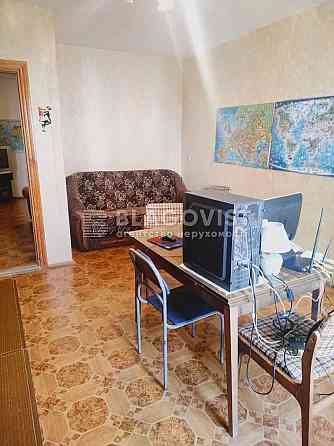 Продається 4 кімнатна квартира Григоренка 1а Київ