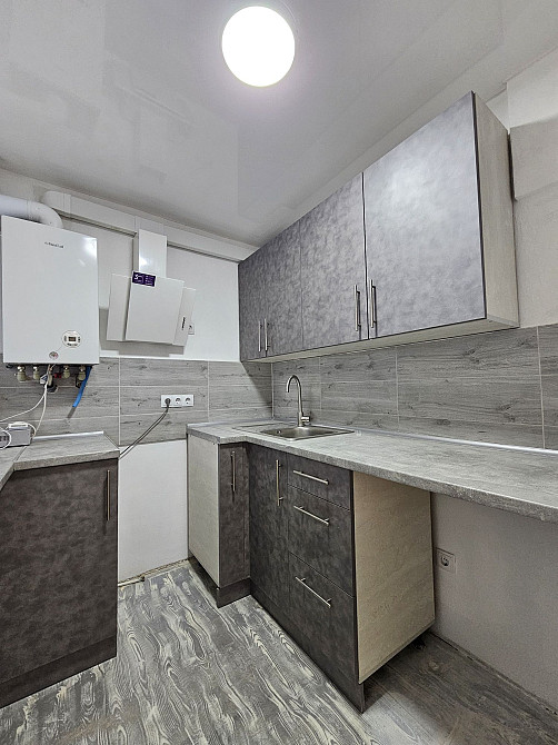 Продам 2 кімнатну квартиру у Старому місті Кам`янець-Подільський - зображення 1