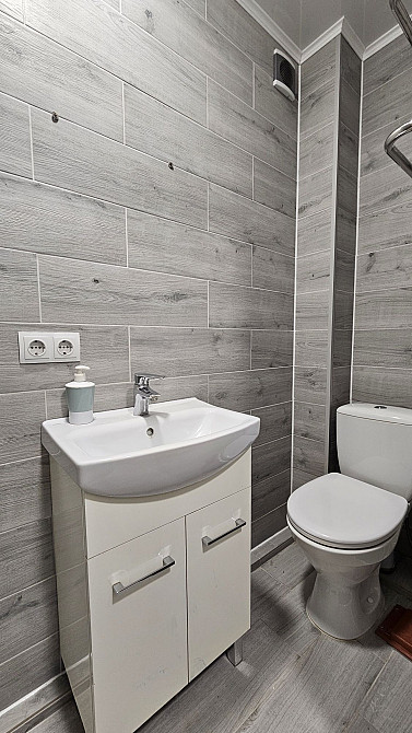 Продам 2 кімнатну квартиру у Старому місті Кам`янець-Подільський - зображення 4