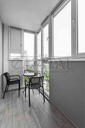 Продаж / Квартира  Київ, Шевченківський район, вул. Загорівська, 17-21 Київ