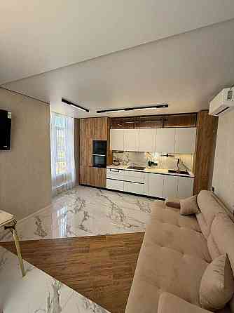 Двокімнатна квартира в ЖК Манхеттен з власним басейном та терасою Odesa